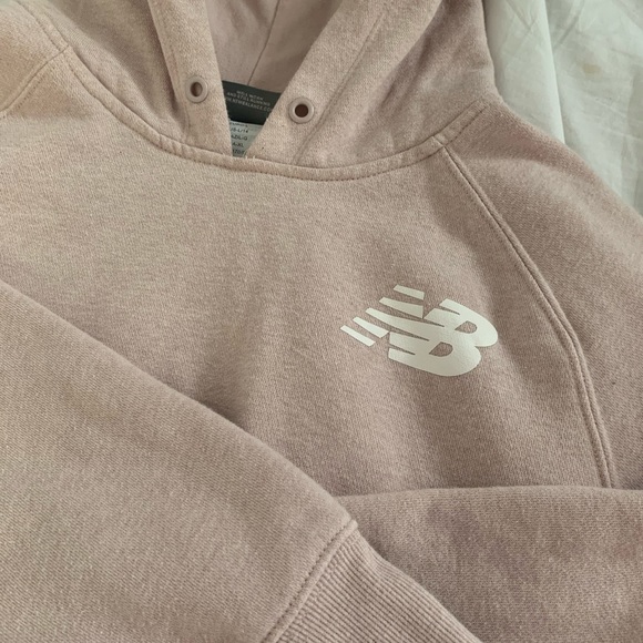 New balance sweater - Picture 2 of 3